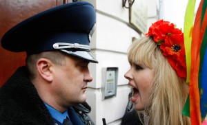 дура