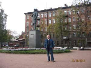 В садике.