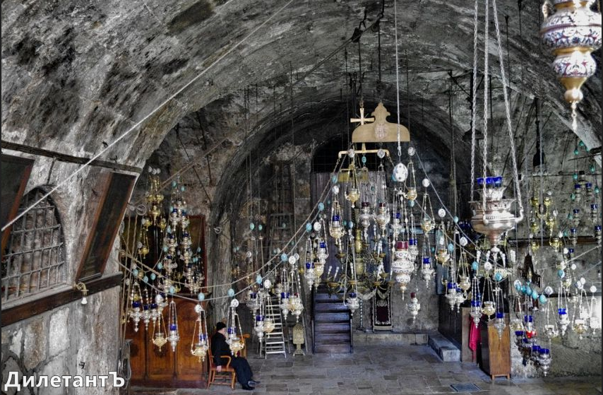 Внутренний интерьер Церкви Успения Пресвятой Богородицы