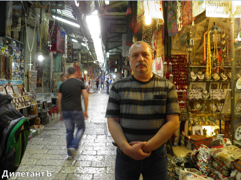 Дорога к храму через Старый город 